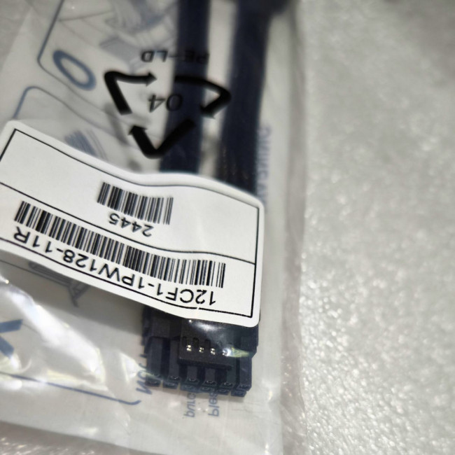 Кабель 12CF1-1PW128-11R NVIDIA 12VHPWR 2 PIN PCI-E 5.0 POWER ADAPTER CABLE..