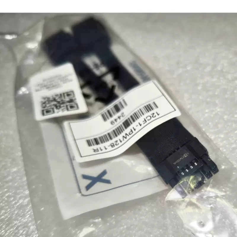 Кабель 12VHPWR 2 PIN PCI-E 5.0 POWER ADAPTER CABLE 12CF1-1PW128-12R 12CF1-1PW128-12R Цвет:чёрный