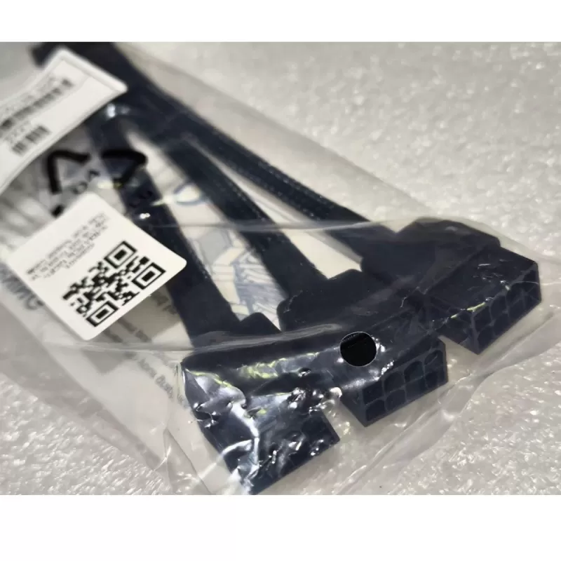 Кабель PCIe 12CF1-1PW138-30R 12-pin to 3x PCIe 8-pin Adapter Cable 12CF1-1PW138-30R Цвет:чёрный