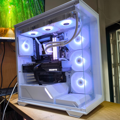 מחשב גיימינג G-PRO-449 NVIDIA GeForce RTX 4070 SUPER AMD Ryzen 7 7700 RAM:32GB מחשב גיימינג G-PRO-449 NVIDIA GeForce RTX 4070 SUPER AMD Ryzen 7 7700 RAM:32GB