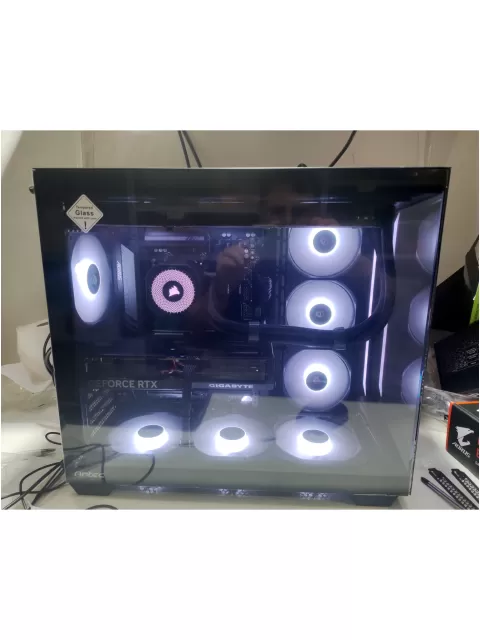 מחשב גיימינג מקצועי - AMD Ryzen 7 9800X3D + RTX 5070 Ti 16GB VRAM + 32GB RAM - G-PRO-941