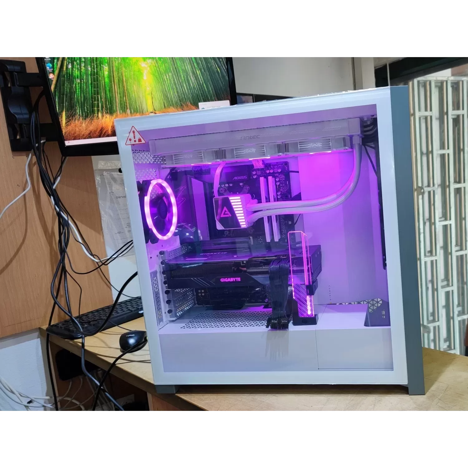 Pro Gaming PC - AMD Ryzen 7 7800X3D + RX 7800 XT 16GB VRAM + 32GB RAM - G-PRO-188