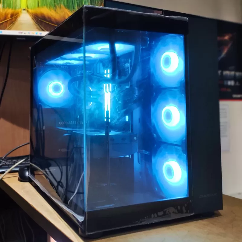 מחשב גיימינג מקצועי - AMD Ryzen 7 7800X3D + RTX 5080 16GB VRAM + 32GB RAM - G-PRO-561