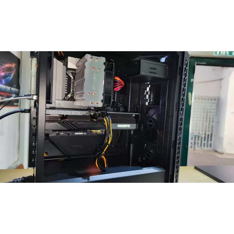מחשב גיימינג מקצועי - Intel Core i7 14700F + RTX 4070 12GB VRAM + 32GB RAM - G-PRO-240
