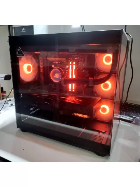 מחשב גיימינג מקצועי - AMD Ryzen 7 7800X3D + RX 9070 XT 16GB VRAM + 32GB RAM - G-PRO-935