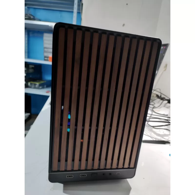 מחשב גיימינג מקצועי - AMD Ryzen 7 7800X3D + RTX 5080 16GB VRAM + 32GB RAM - G-PRO-950
