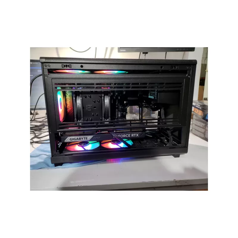 מחשב גיימינג מקצועי - AMD Ryzen 7 7800X3D + RTX 5080 16GB VRAM + 32GB RAM - G-PRO-950