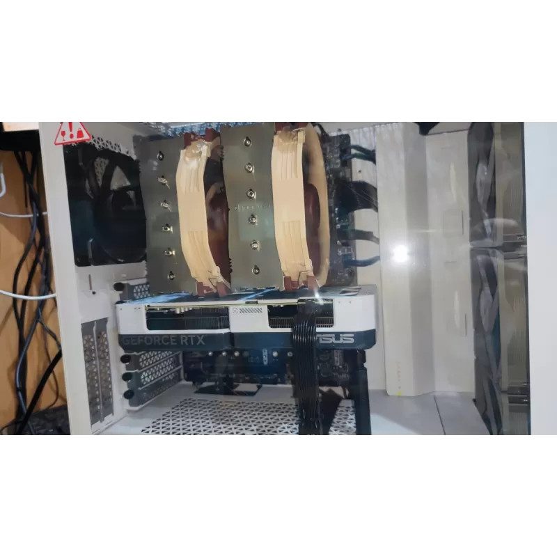 מחשב גיימינג מקצועי - Intel Core i7 14700K + RTX 4070 12GB VRAM + 32GB RAM - G-PRO-213