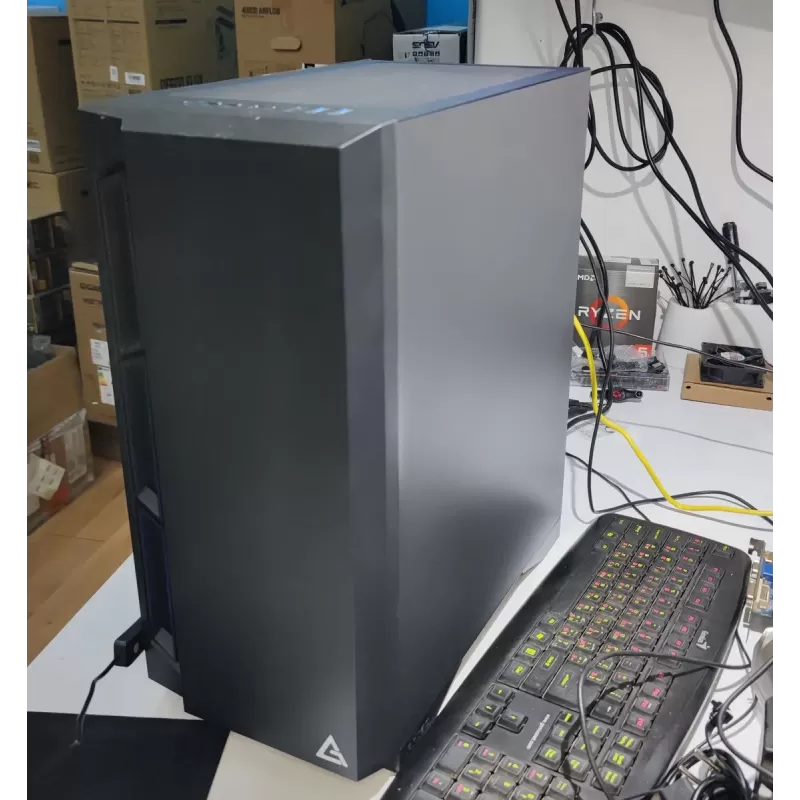 מחשב נייח גיימינג COMP-MASTER 53125 Intel Core i7-7700 16GB GTX 1070 SSD:1TB