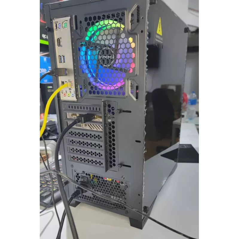 מחשב נייח גיימינג COMP-MASTER 53125 Intel Core i7-7700 16GB GTX 1070 SSD:1TB