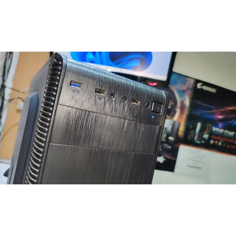 מחשב נייח ביתי מחודש COMP-MASTER 57368 Intel Pentium Gold G6400 8GB SSD:240GB Windows 11 Pro צבע שחור