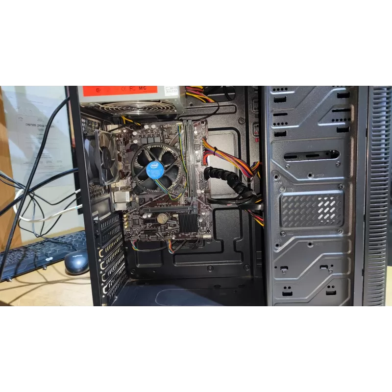 מחשב נייח ביתי מחודש COMP-MASTER 57368 Intel Pentium Gold G6400 8GB SSD:240GB Windows 11 Pro צבע שחור