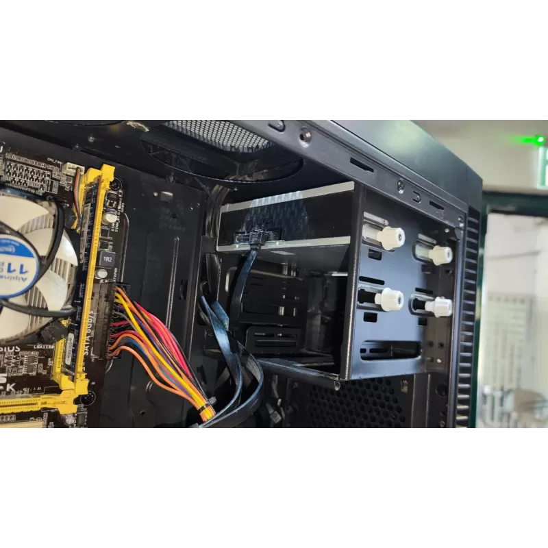 מחשב נייח ביתי מחודש COMP-MASTER 57368 Intel Pentium Gold G6400 8GB SSD:240GB Windows 11 Pro צבע שחור