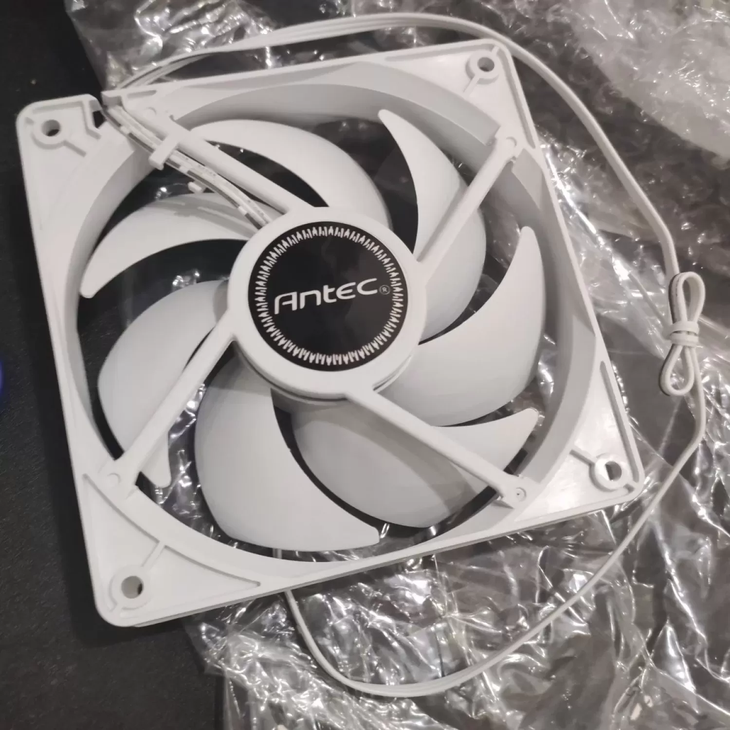 Case Fan Antec 120mm Color:white