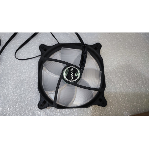 מאוורר למארז Antec OEM CASE FAN 120MM ARGB 3 PIN + ARGB 120mm OEM, ללא אריזה..