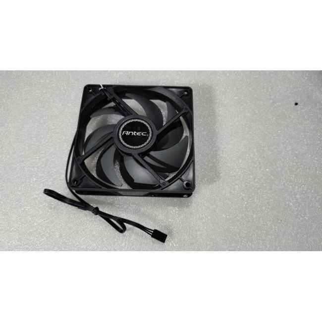 Вентилятор для Корпуса Antec 120MM REVERSE FAN 120mm Цвет:черный.. Вентилятор для Корпуса Antec 120MM REVERSE FAN 120mm Цвет:черный..