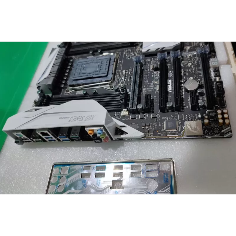 לוח אם Asus X99-A II DDR4 DIMM LGA2011-3 מצב:משומש