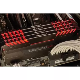 זיכרון לנייח DRAM Corsair Vengeance CMU32GX4M4D3000C16R KIT 32GB (4X8GB) DDR4 3000MHz 1.35V צבע שחור