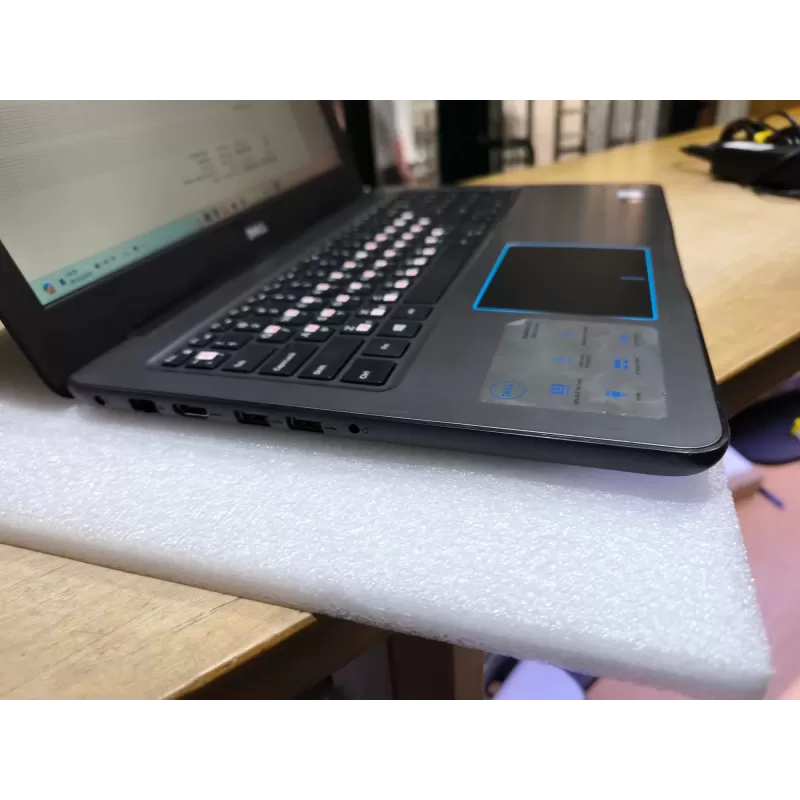 מחשב נייד מחודש Dell Inspiron 15 5567 Intel Core i7-7500U 15.6" FHD 16GB AMD Radeon R7 M440 SSD:480GB Windows 11 צבע שחור