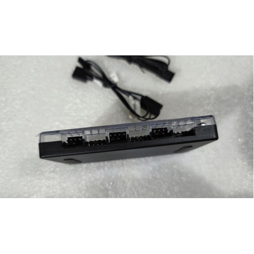 מפצל מאווררים Cooler Master 6 ARBG 6 PWM SPLITER OEM..