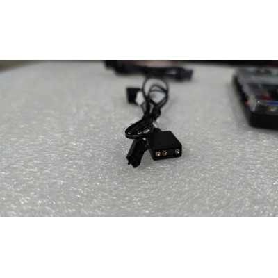 מפצל מאווררים Cooler Master 6 ARBG 6 PWM SPLITER OEM מפצל מאווררים Cooler Master 6 ARBG 6 PWM SPLITER OEM