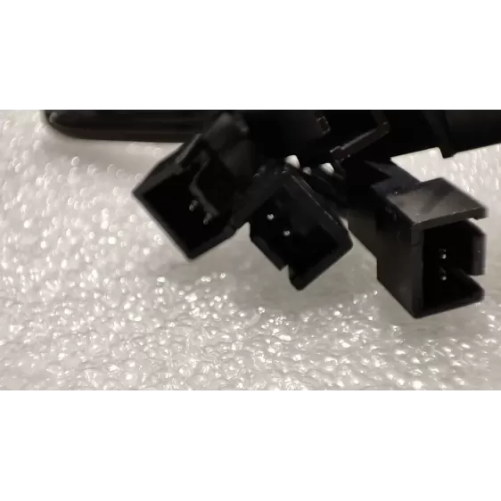מפצל מאווררים Antec MOLEX FEMALE TO 4 PCS 4 PIN צבע שחור מפצל מאווררים Antec MOLEX FEMALE TO 4 PCS 4 PIN צבע שחור