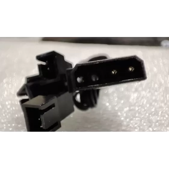 מפצל מאווררים Antec MOLEX FEMALE TO 4 PCS 4 PIN צבע שחור מפצל מאווררים Antec MOLEX FEMALE TO 4 PCS 4 PIN צבע שחור