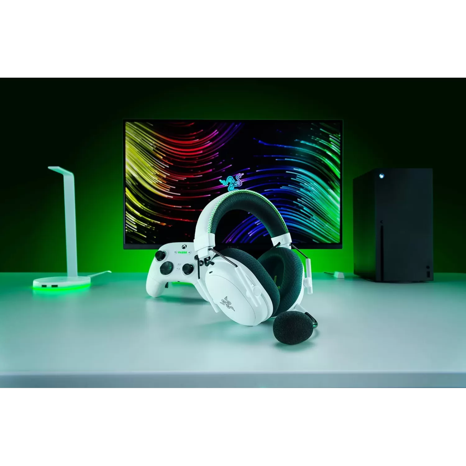 Wireless gaming headphones RAZER BlackShark V3 Pro for Xbox - white
