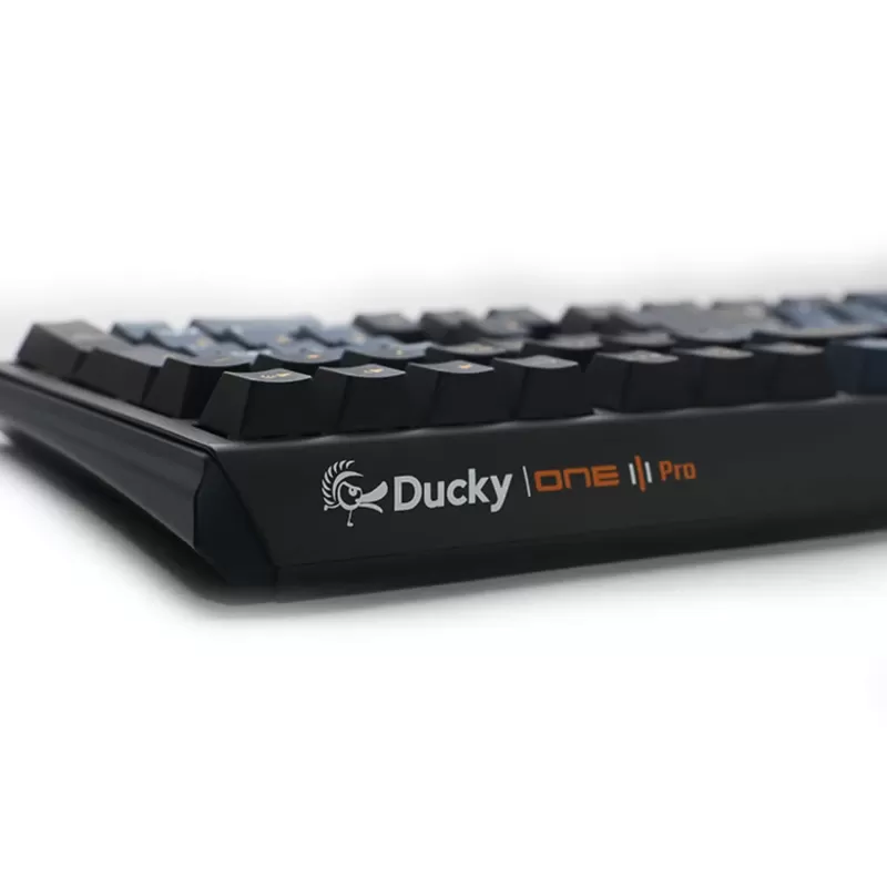 מקלדת גיימינג מכאנית Ducky One 3 Pro Nazca Line Cherry Red Switch צבע שחור מקלדת גיימינג מכאנית Ducky One 3 Pro Nazca Line Cherry Red Switch צבע שחור
