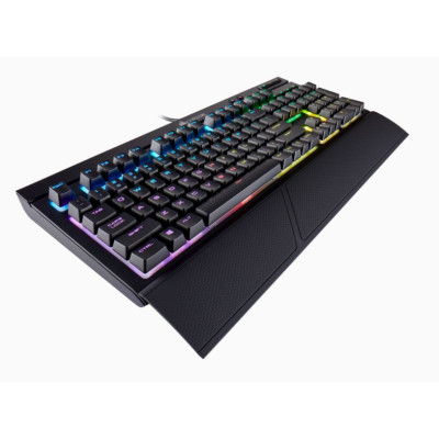 מקלדת גיימינג Corsair K68 RGB CHERRY MX Red צבע שחור