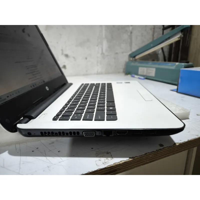 מחשב נייד מחודש HP 14-ac110nj T1D84EA Intel Core i5-6200U 14" HD 12GB SSD:240GB Windows 11 צבע לבן