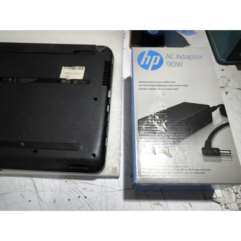מחשב נייד מחודש HP 14-ac110nj T1D84EA Intel Core i5-6200U 14" HD 12GB SSD:240GB Windows 11 צבע לבן