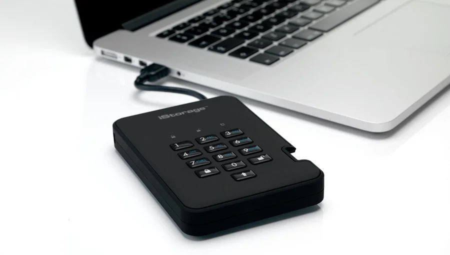 Зашифрованный внешний SSD iStorage diskAshur2 16 ТБ черный