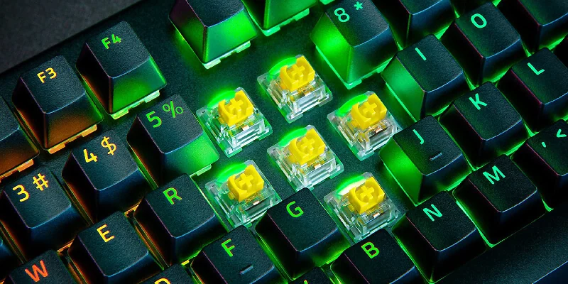 מקלדת גיימינג Razer BlackWidow V4 Pro Yellow Switch