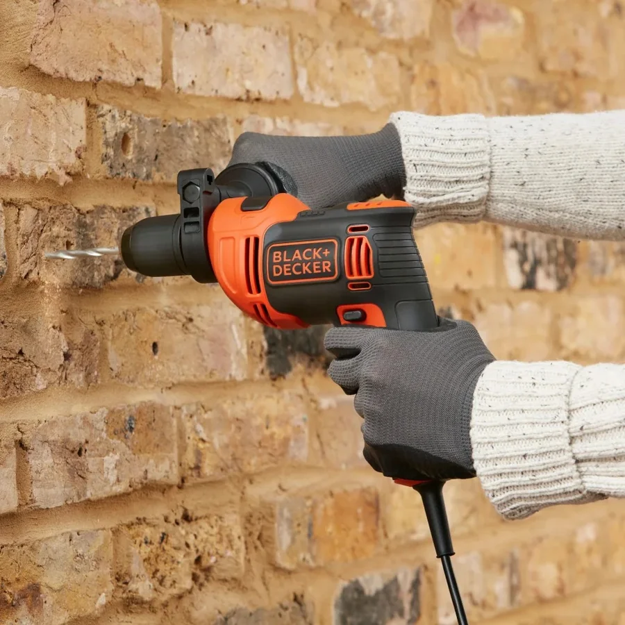 Ударная дрель Black & Decker BEH710SA32 710W + набор из 32 аксессуаров