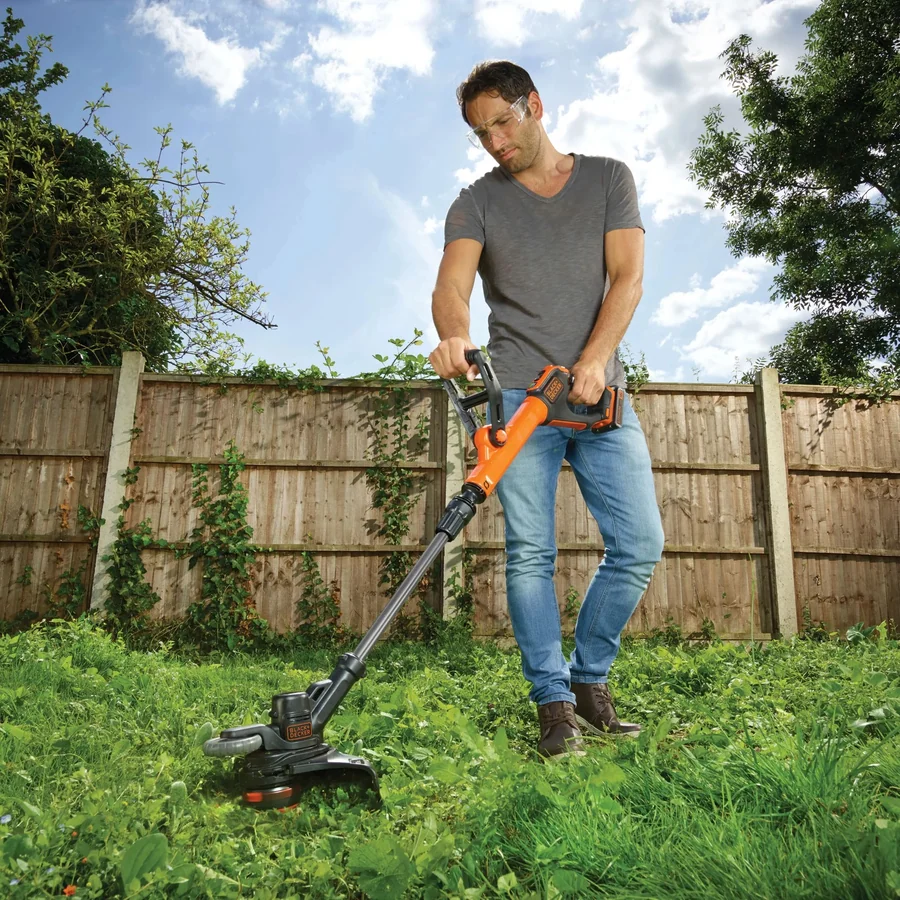 Аккумуляторный триммер Black & Decker STC1820PC 18V 28cm