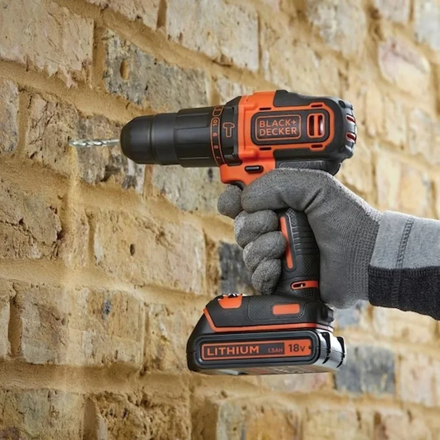 Набор аккумуляторная ударная дрель-шуруповерт Black & Decker BDCHD18S1KA 18V + 104 аксессуара