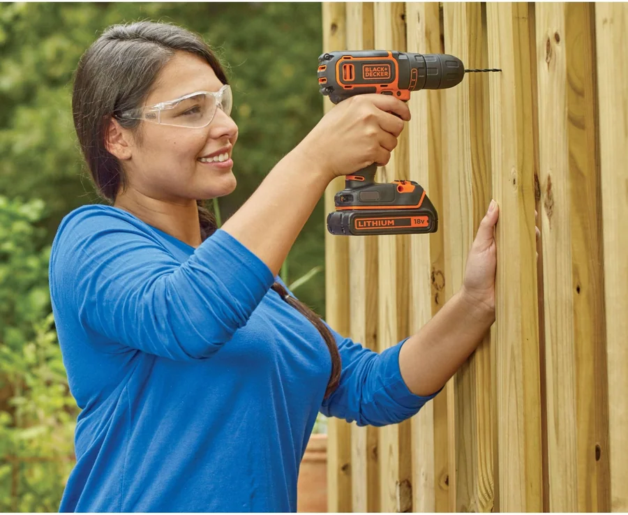 Аккумуляторная дрель-шуруповёрт Black & Decker BDCDC18 18V 1.5Ah