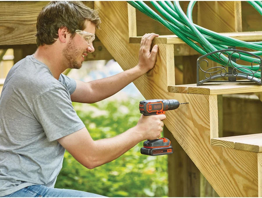 Аккумуляторная дрель-шуруповёрт Black & Decker BDCDC18 18V 1.5Ah