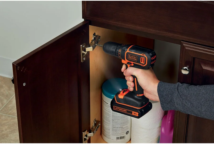 Аккумуляторная дрель-шуруповёрт Black & Decker BDCDC18 18V 1.5Ah