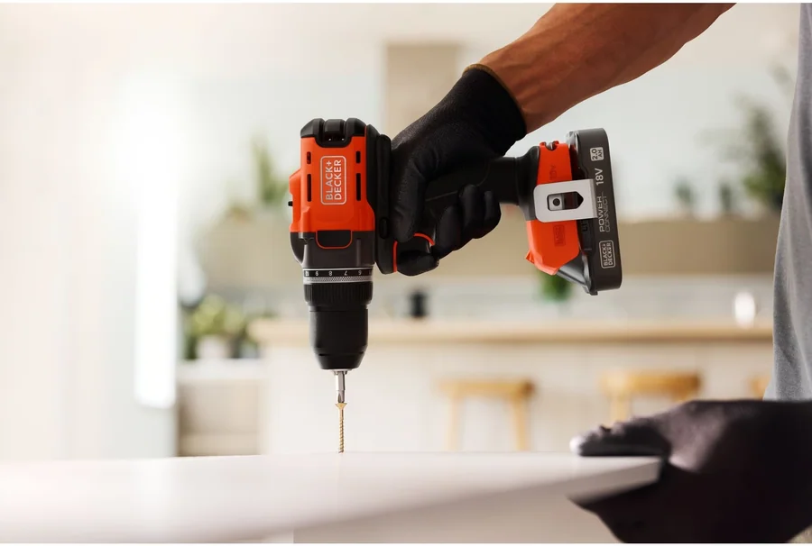 Аккумуляторная дрель-шуруповёрт Black & Decker BCD382D1XC 18V 2.0Ah