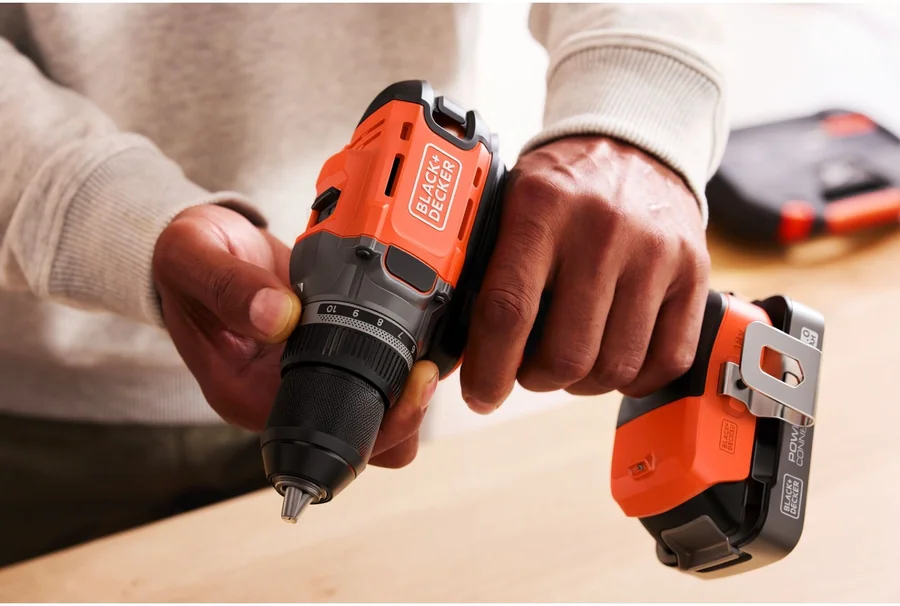 Аккумуляторная дрель-шуруповёрт Black & Decker BCD382D1XC 18V 2.0Ah