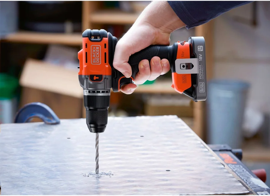 Аккумуляторная ударная дрель Black & Decker BCD383D1XC 18V 2.0Ah
