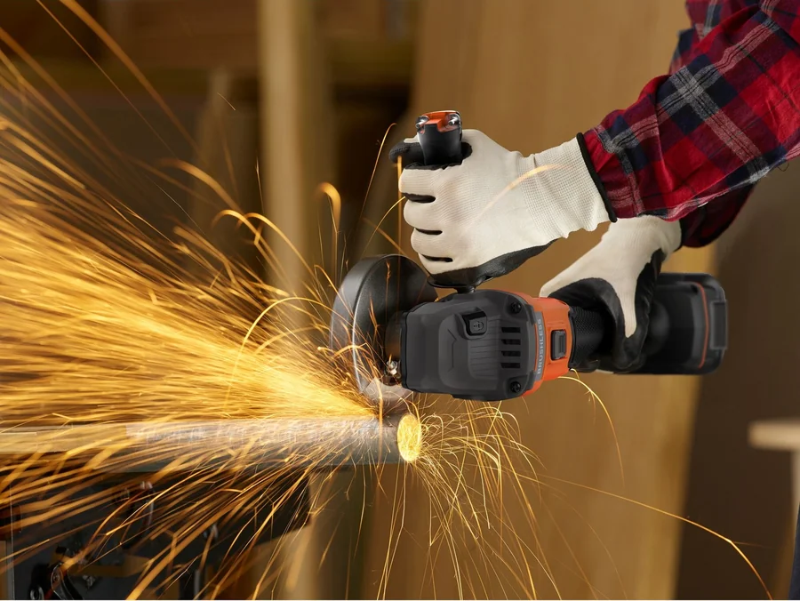 Аккумуляторная угловая шлифмашина Black & Decker BCG6L8D1S 18V Brushless 115mm + аккумулятор 2.0Ah