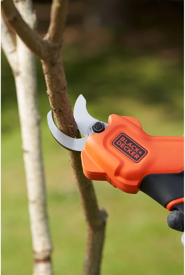 Аккумуляторный секатор Black & Decker BCPP18D1 18V 2.0Ah