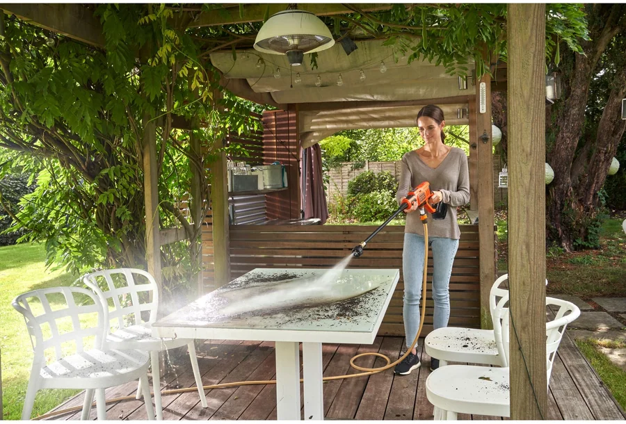 מכונת שטיפה בלחץ נטענת Black & Decker BCPC18B 18V ללא סוללה
