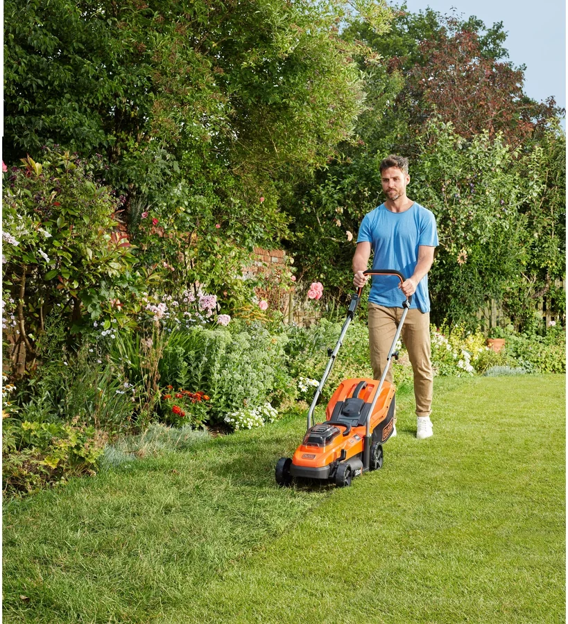 מכסחת דשא נטענת Black & Decker BCMW3318N 2x18V 33cm ללא סוללות