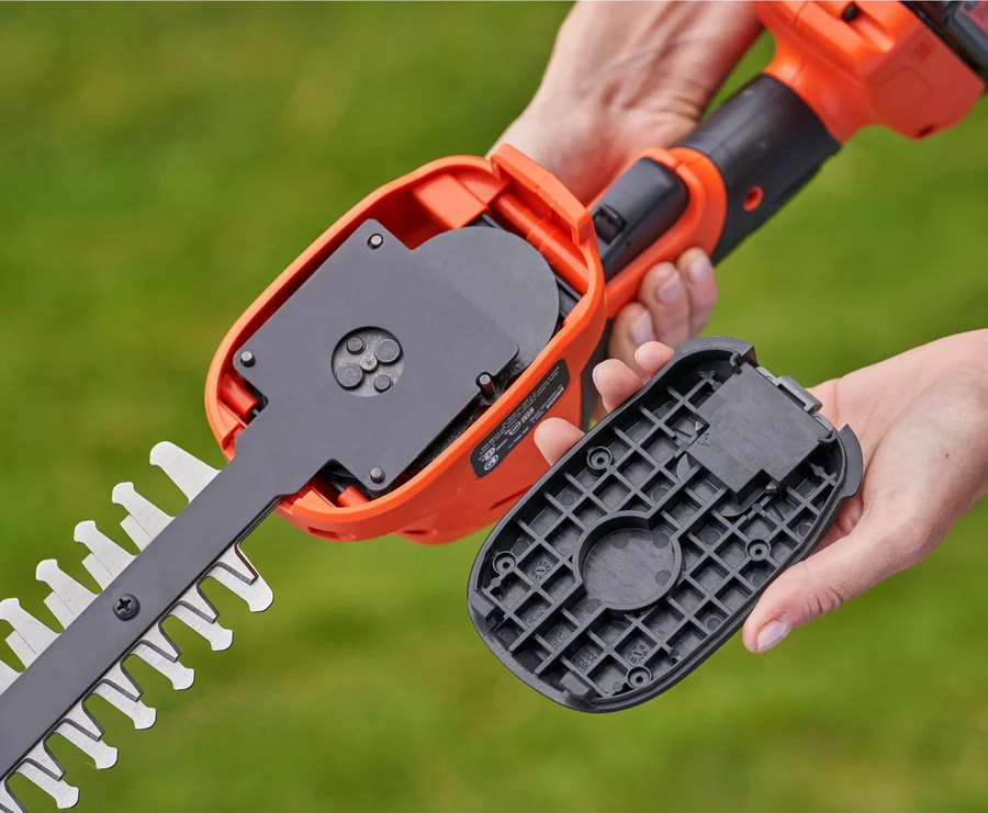 Аккумуляторные ножницы для травы и кустов Black & Decker BCSS18D1 18V 2.0Ah