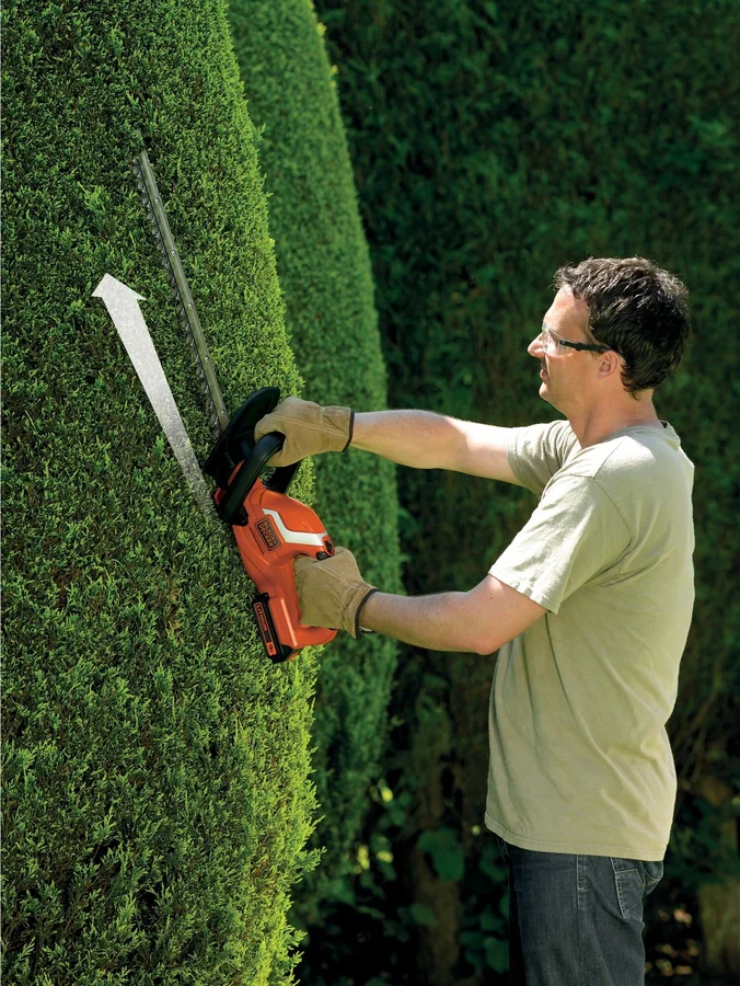Аккумуляторный кусторез Black & Decker GTC1845L20 18V 45cm