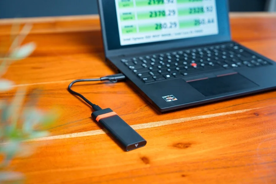 Корпус для SSD Verbatim Store 'n' Go M.2 NVMe SSD Enclosure Kit